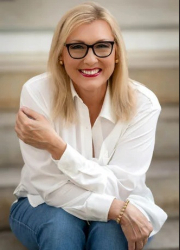Photo of Leslie Kimbell